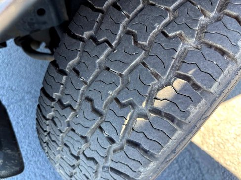 Used 2012 Nissan Frontier S image 22