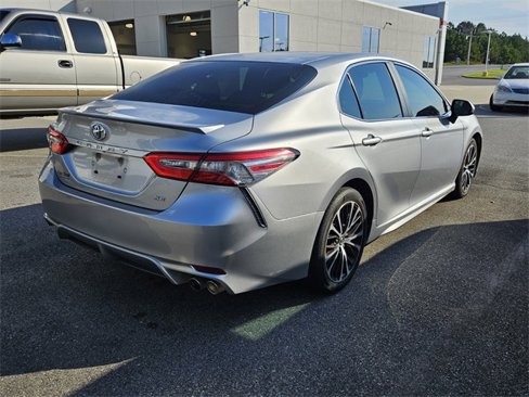 Used 2018 Toyota Camry SE image 7