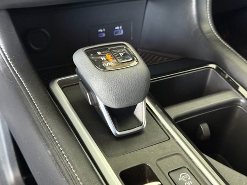 Used 2022 Nissan Pathfinder SV image 25