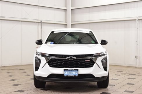 Certified 2024 Chevrolet Trax RS w/ Driver Confidence Package image 2