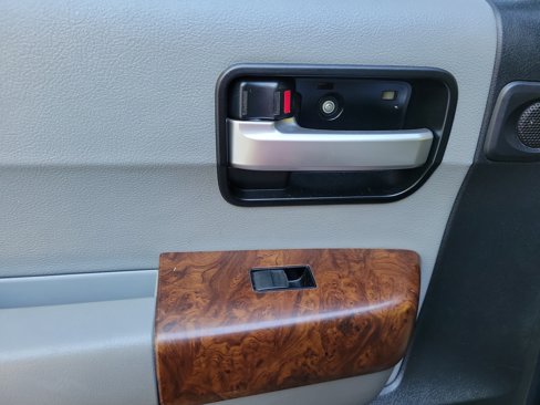 Used 2010 Toyota Sequoia Platinum image 23