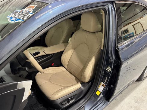 Used 2020 Toyota Avalon Limited image 38