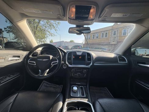 Used 2019 Chrysler 300 Limited image 13