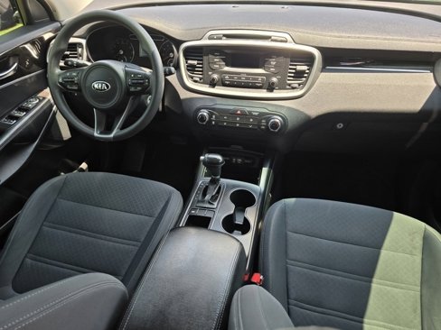 Used 2016 Kia Sorento L image 17