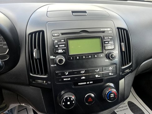 Used 2009 Hyundai Elantra image 29