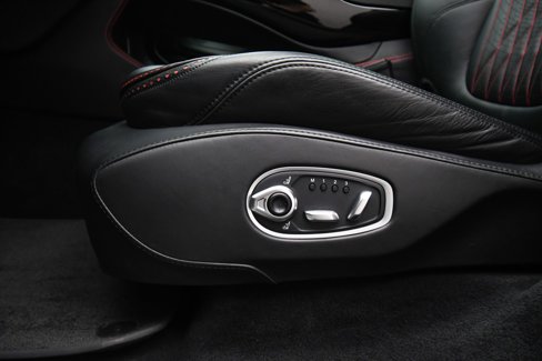 Used 2021 Aston Martin DBX image 44