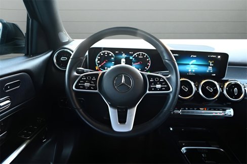 Used 2021 Mercedes-Benz GLB 250 4MATIC w/ Premium Package image 35