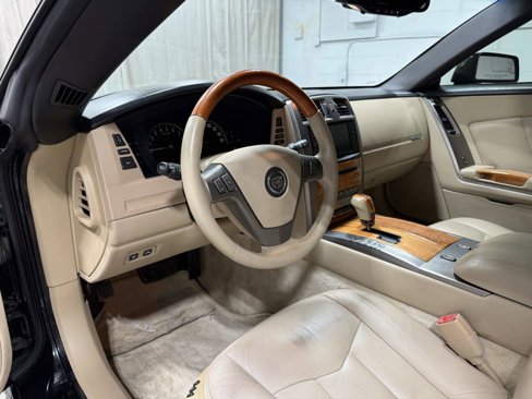 Used 2007 Cadillac XLR image 15