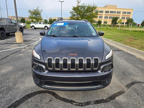 Used 2017 Jeep Cherokee Latitude w/ Comfort/Convenience Group image 9