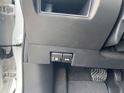 New 2025 Nissan Versa SV image 15