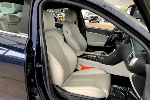 Used 2023 Genesis G70 2.0T image 8