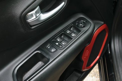 Used 2017 Jeep Renegade Trailhawk image 15