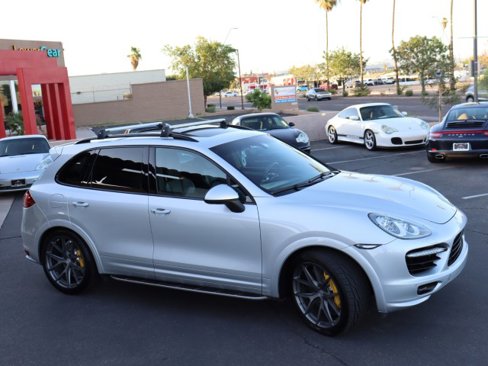 Used 2013 Porsche Cayenne Turbo image 11