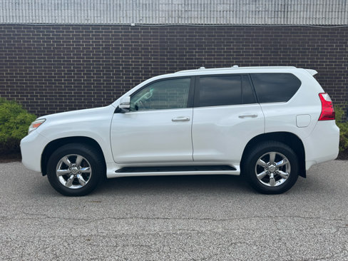 Used 2011 Lexus GX 460 image 2