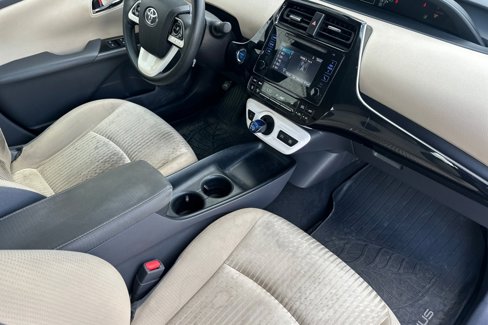 Used 2018 Toyota Prius One image 18