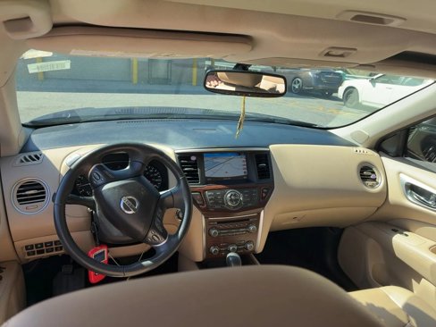 Used 2017 Nissan Pathfinder Platinum w/ Family Entertainment Package image 7