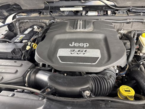 Used 2012 Jeep Wrangler Unlimited Sahara w/ Dual Top Group image 9