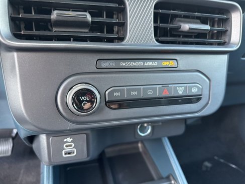 New 2025 Ford Maverick XL image 26