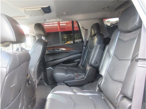 Used 2017 Cadillac Escalade Luxury image 29