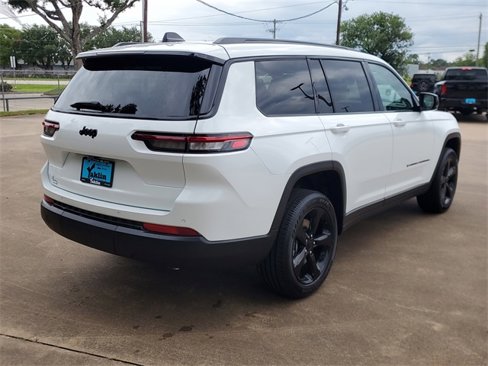New 2025 Jeep Grand Cherokee L Altitude image 5