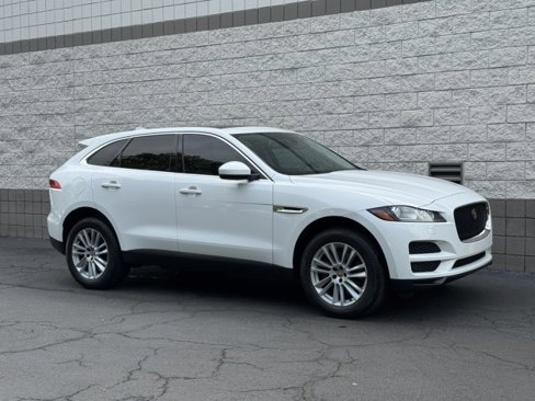 Used 2017 Jaguar F-PACE Prestige image 4