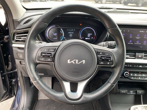 Used 2022 Kia Niro EX Premium w/ Cold Weather Package image 11
