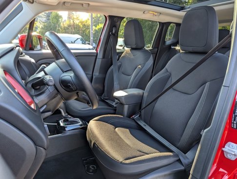 Used 2022 Jeep Renegade Latitude w/ Sun/Sound Group image 28
