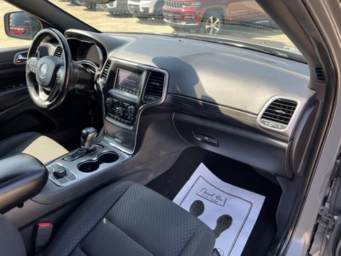 Used 2020 Jeep Grand Cherokee Laredo image 9
