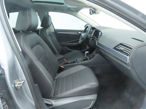 Certified 2024 Volkswagen Jetta SE image 21
