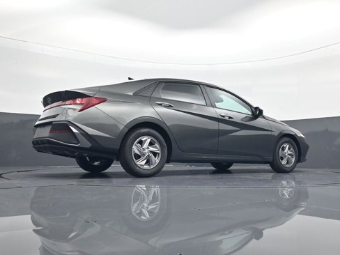 New 2025 Hyundai Elantra SE image 25
