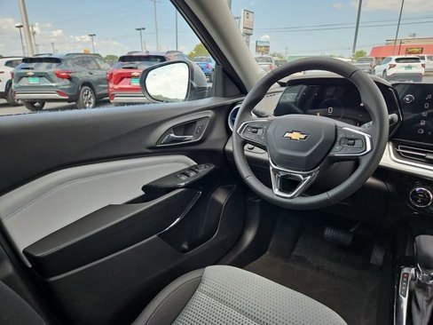 New 2025 Chevrolet Trax LT w/ Driver Confidence Package image 7