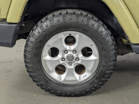 Used 2013 Jeep Wrangler Sahara w/ Connectivity Group image 13