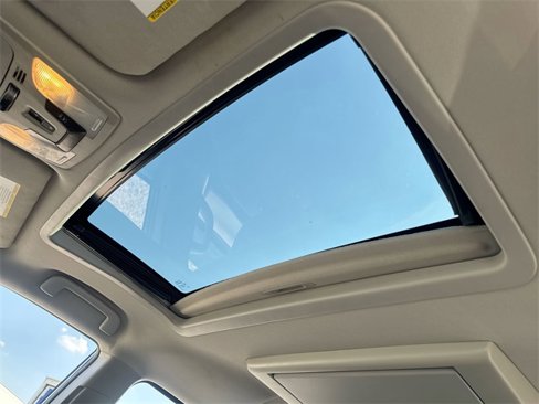 Used 2017 Toyota Sienna XLE Premium image 22