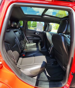 Used 2024 Jeep Compass Limited w/ High Altitude Package image 19