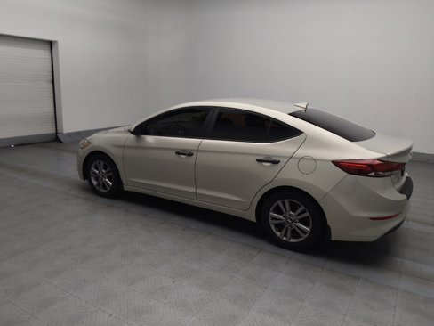 Used 2017 Hyundai Elantra SE image 3