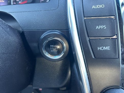 Used 2017 Toyota Camry SE w/ Moonroof Package image 16