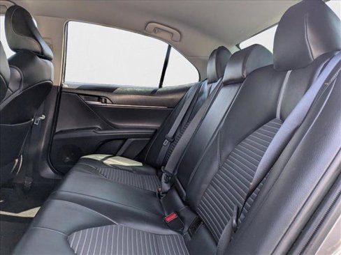 Used 2021 Toyota Camry SE image 19
