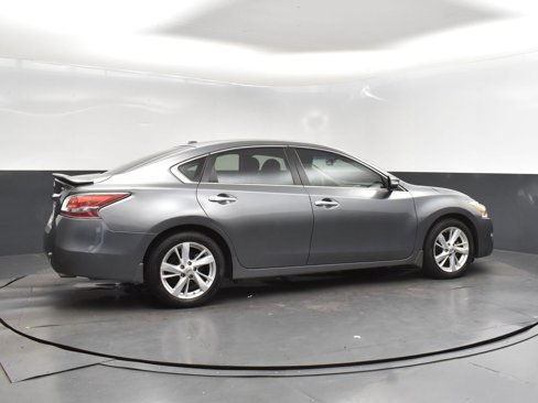 Used 2015 Nissan Altima 2.5 SV w/ Convenience Package image 8
