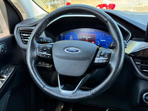 Used 2021 Ford Escape Titanium image 22