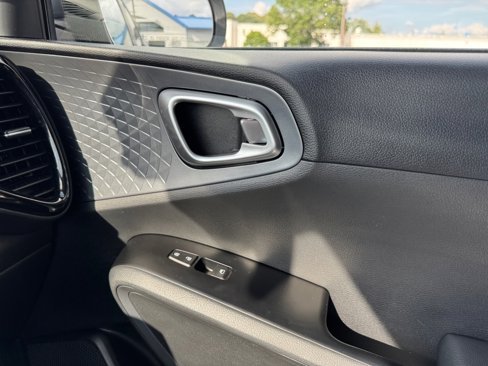 Used 2020 Kia Soul EX image 35