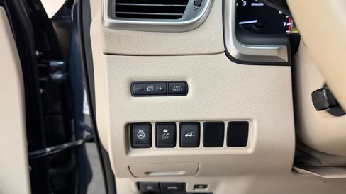 Used 2017 Nissan Murano Platinum w/ Platinum Technology Package image 19