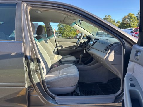 Used 2004 Toyota Camry LE image 12