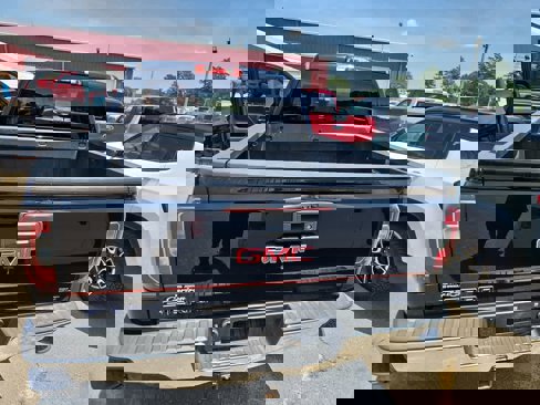 Used 2018 GMC Sierra 1500 SLT w/ SLT Premium Package image 4