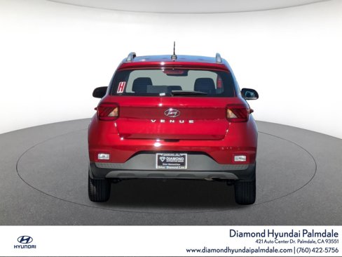 Used 2024 Hyundai Venue Limited image 6
