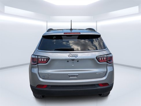 Used 2022 Jeep Compass Latitude image 4