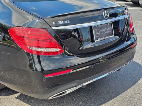 Used 2017 Mercedes-Benz E 300 4MATIC image 14