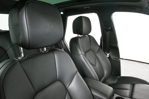 Certified 2025 Porsche Macan image 25