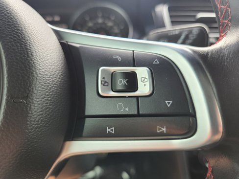 Used 2017 Volkswagen GTI Autobahn image 22