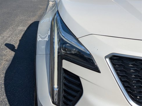 Used 2020 Cadillac XT4 Sport w/ Technology Package image 12