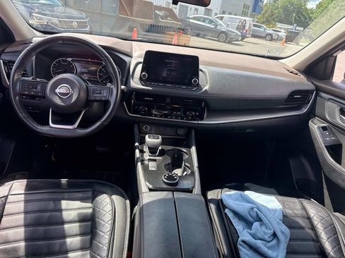 Used 2023 Nissan Rogue SV w/ SV Premium Package image 16